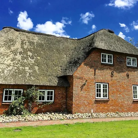 Holiday Home Alte Weinstube, Emmelsbuell Semesterbostad