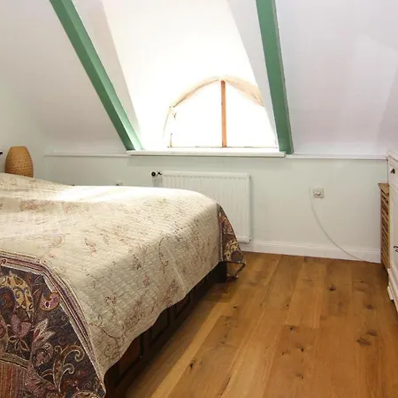 Semesterbostad Holiday Home Alte Weinstube, Emmelsbuell