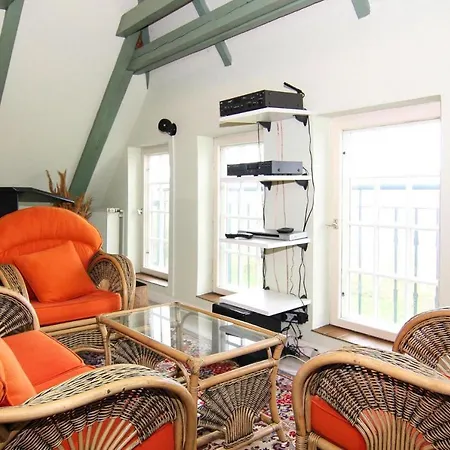Semesterbostad Holiday Home Alte Weinstube, Emmelsbuell